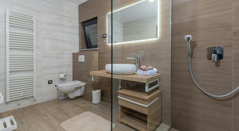 Photo of Lovely Labin