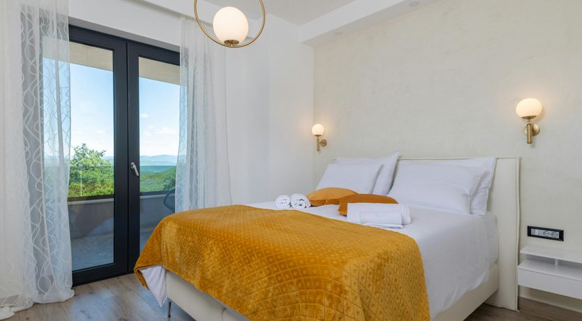 Photo of Lovely Labin