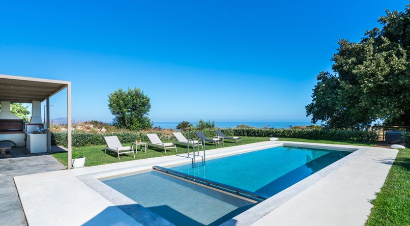 Photo of A Sumptuous Sight