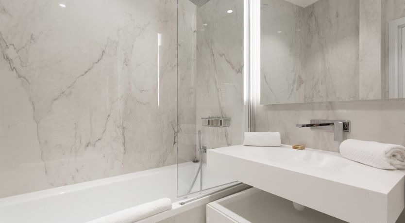 Photo of Triumphant Neighbour