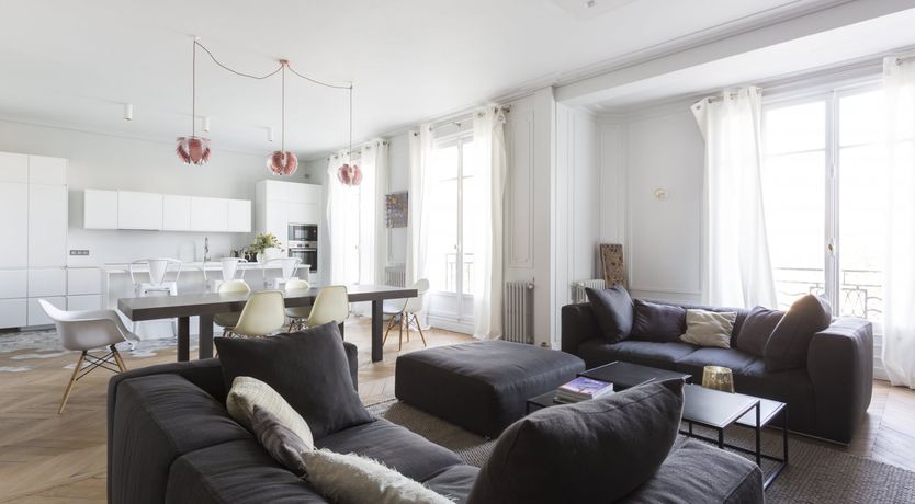 Photo of Triumphant Neighbour