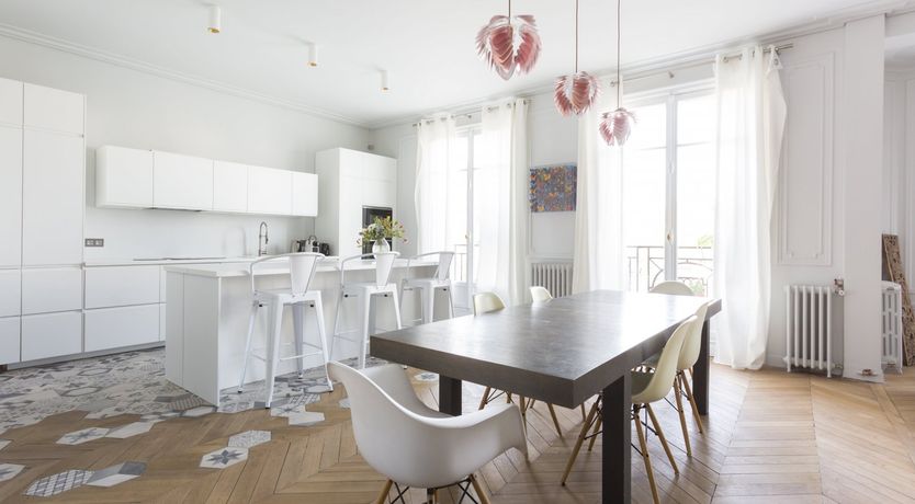 Photo of Triumphant Neighbour