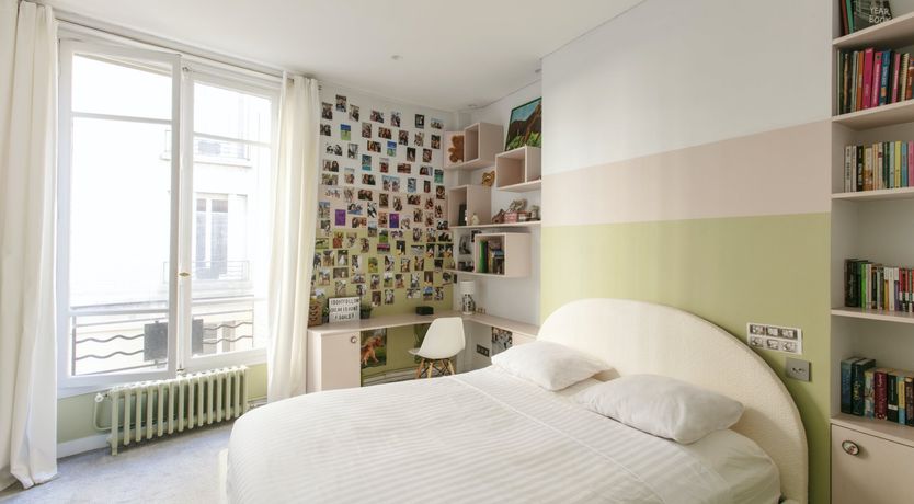 Photo of Triumphant Neighbour