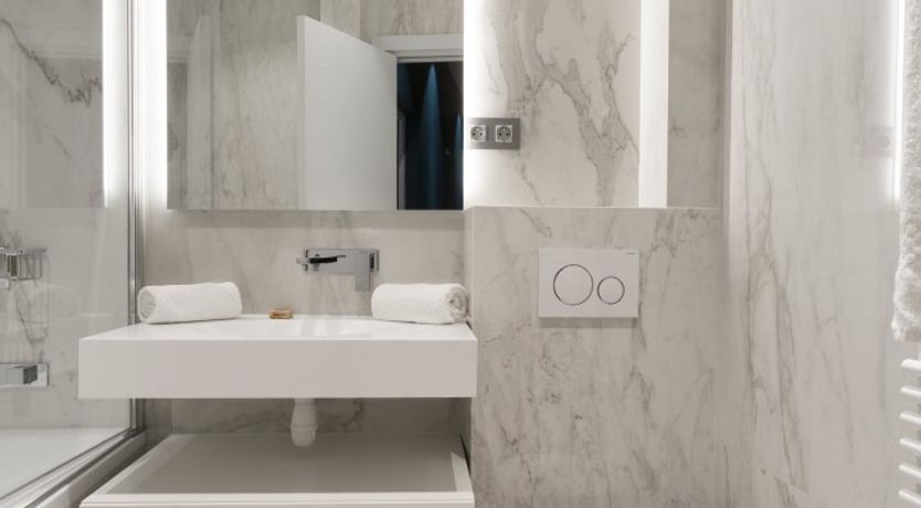 Photo of Triumphant Neighbour