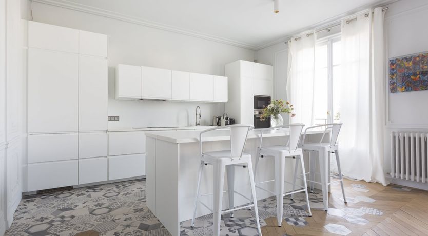 Photo of Triumphant Neighbour