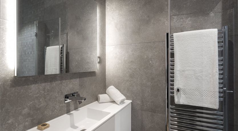 Photo of Triumphant Neighbour