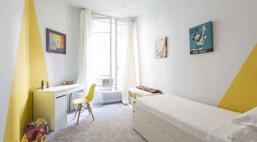 Photo of Triumphant Neighbour