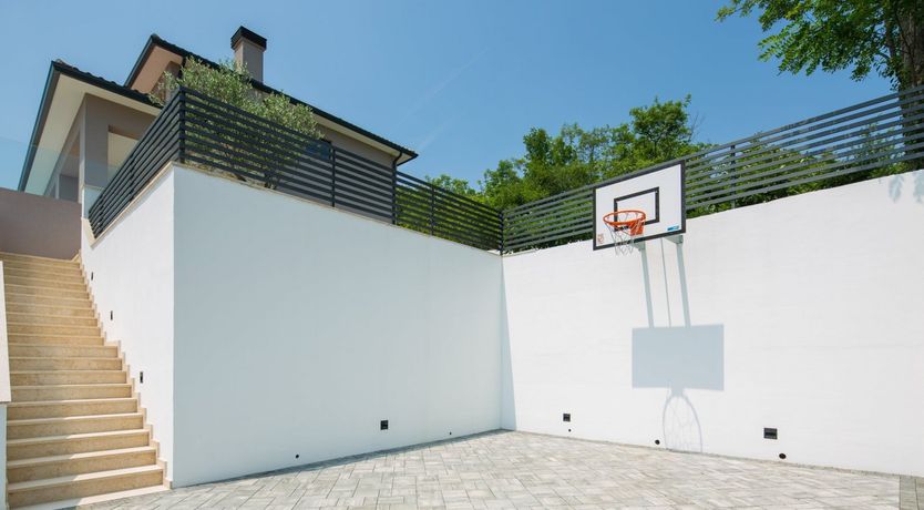 Photo of The Verdant Sea