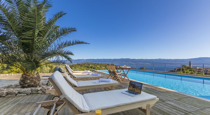 Photo of Eyes on the Waves