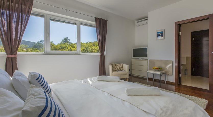 Photo of Eyes on the Waves