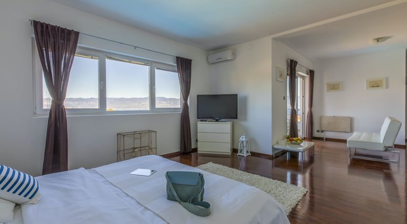 Photo of Eyes on the Waves