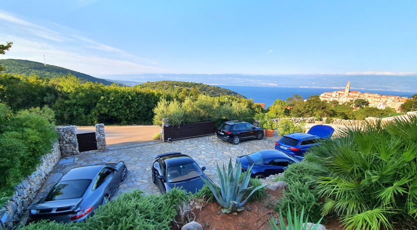 Photo of Eyes on the Waves