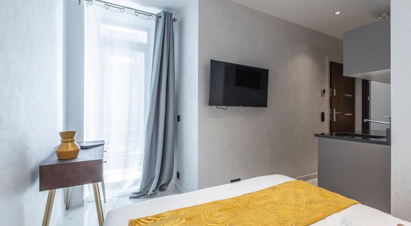 Photo of Petite & Sweet