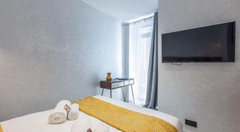 Photo of Petite & Sweet