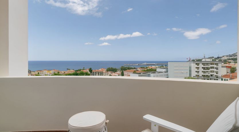 Photo of Shingle & Stone