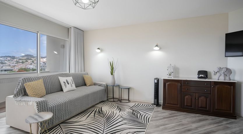 Photo of Shingle & Stone