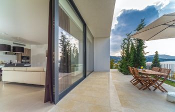 Two Ladies Holiday Home