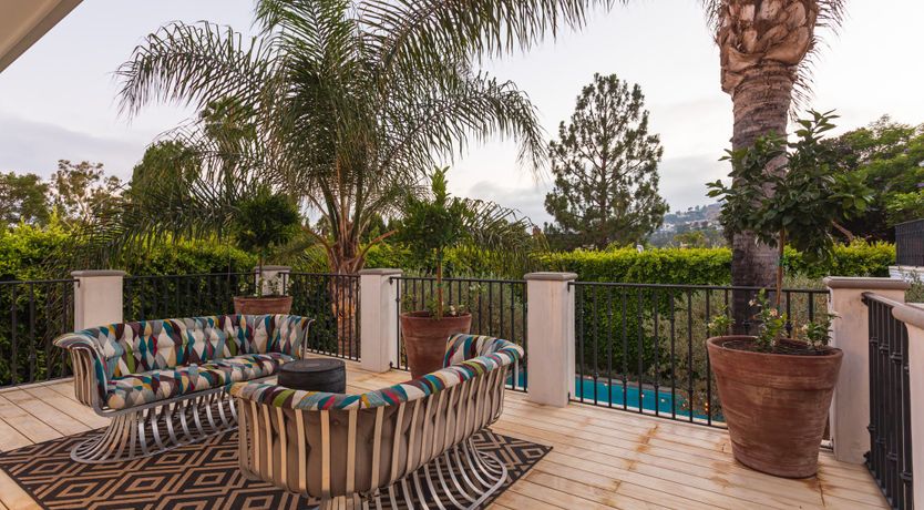 Photo of Golden Handshake