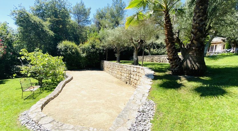 Photo of Polished & Painted