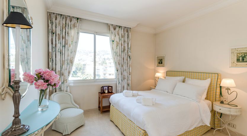 Photo of Champagne Beauty