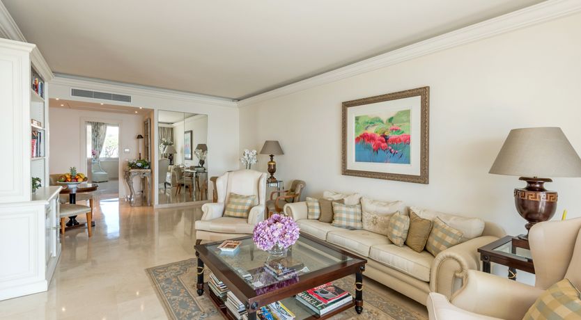 Photo of Champagne Beauty