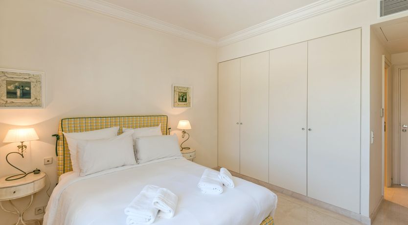 Photo of Champagne Beauty