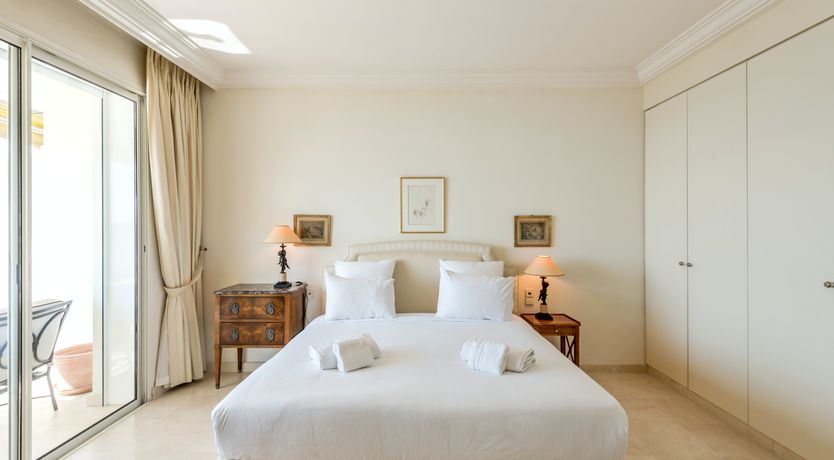 Photo of Champagne Beauty