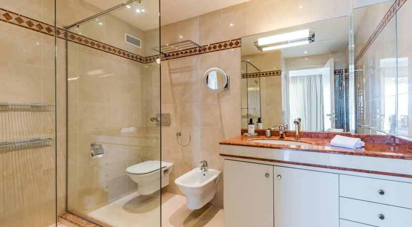 Photo of Champagne Beauty