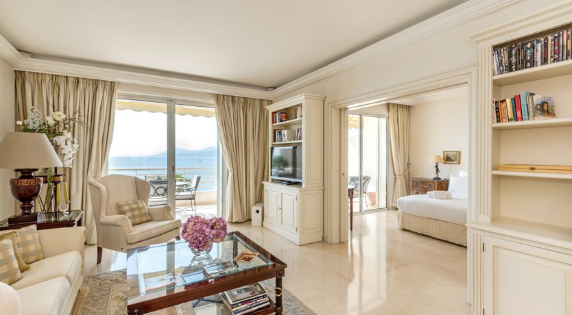 Photo of Champagne Beauty