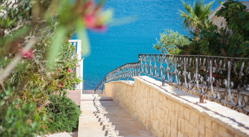 Photo of A Natural Stroll