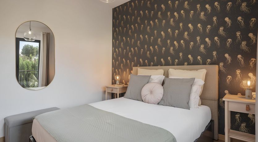 Photo of Beams of Orange