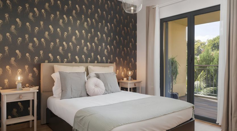 Photo of Beams of Orange