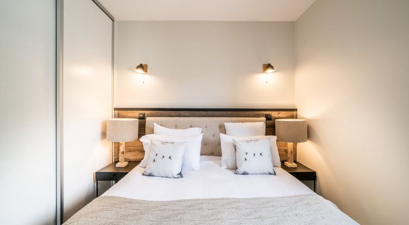 Photo of Mountain & Abbey