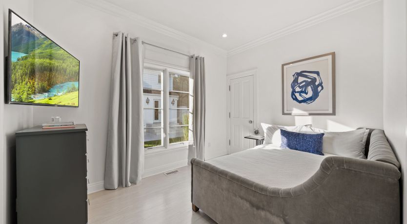 Photo of Beverly Hills Blue