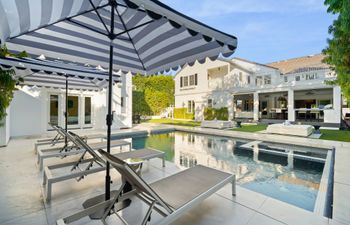 Beverly Hills Blue Holiday Home