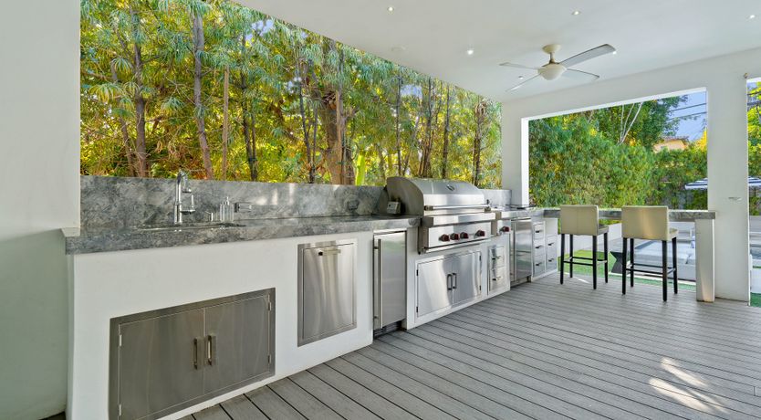 Photo of Beverly Hills Blue