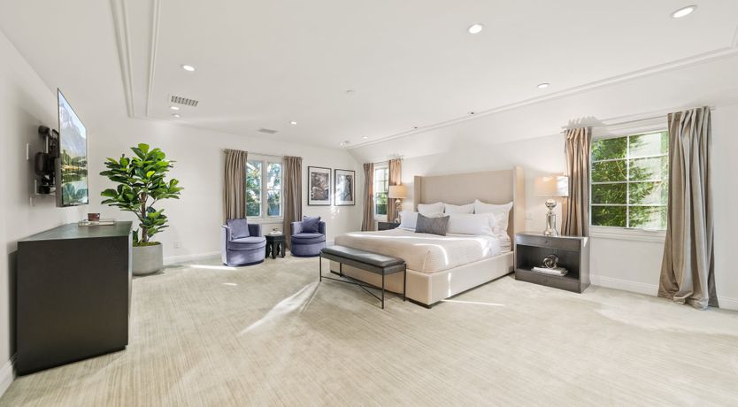 Photo of Beverly Hills Blue