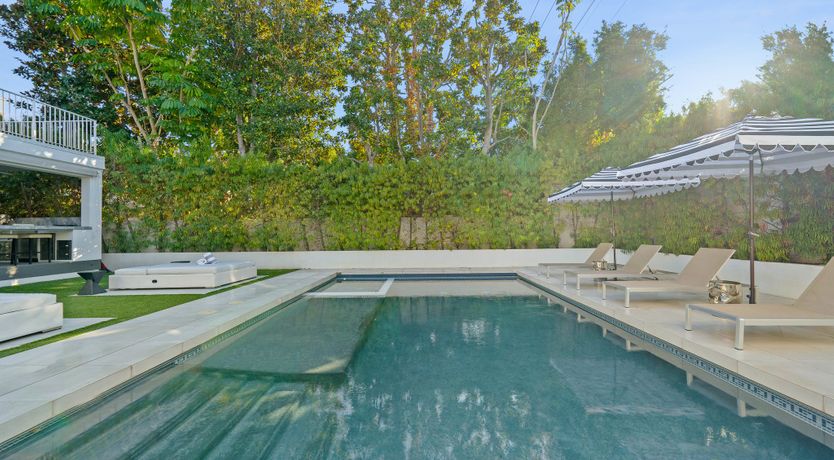 Photo of Beverly Hills Blue