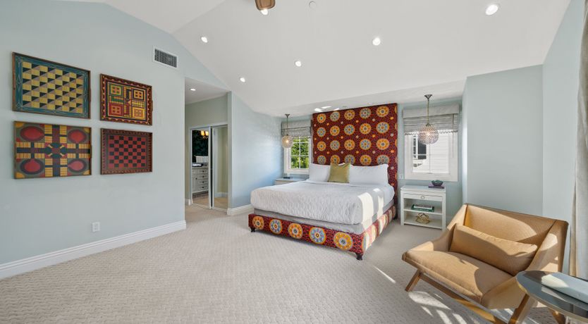 Photo of Beverly Hills Blue