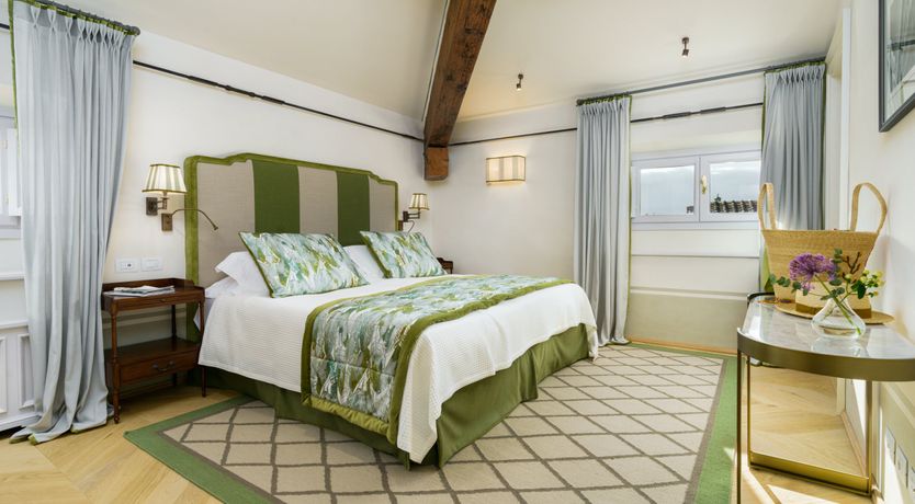 Photo of The Crimson Rose