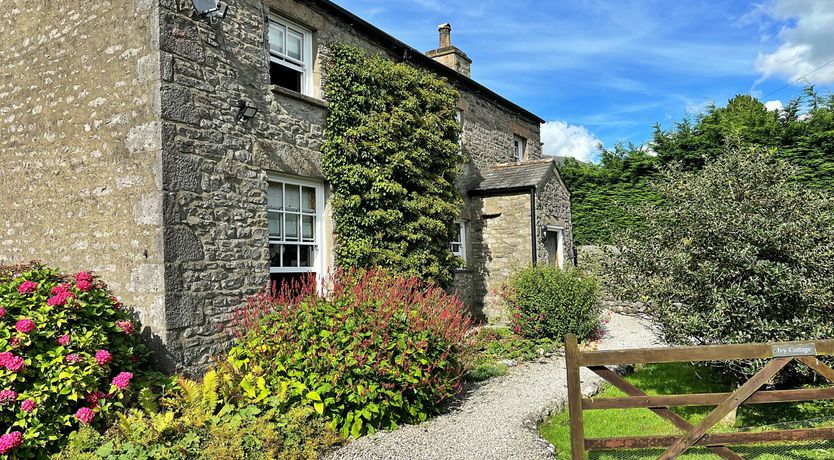 Photo of Casterton Gardens