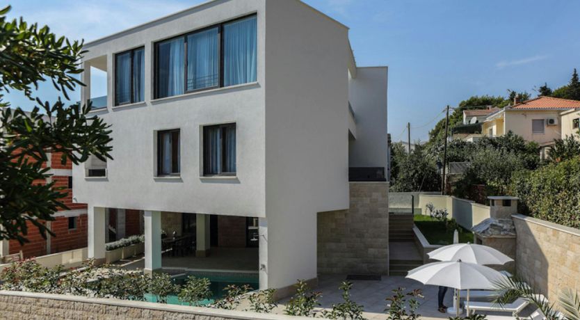 Photo of With a View to See