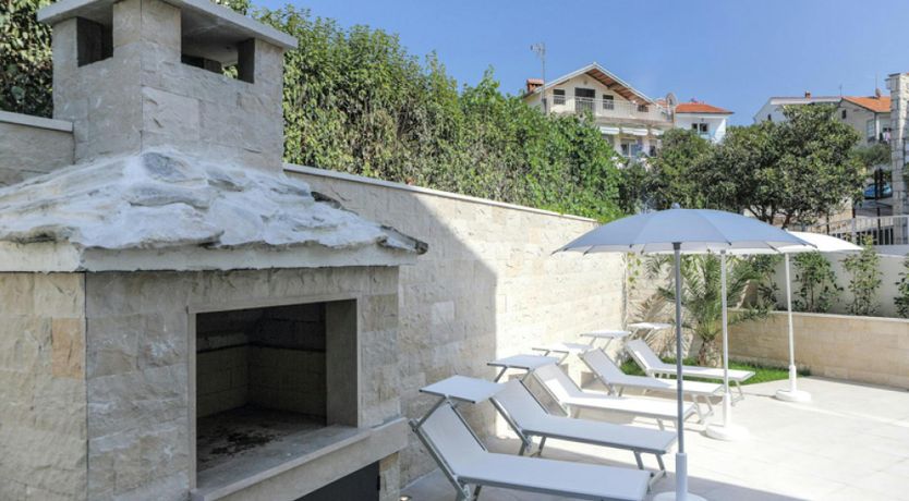 Photo of With a View to See