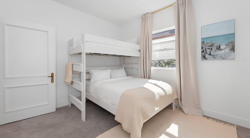 Photo of International Art