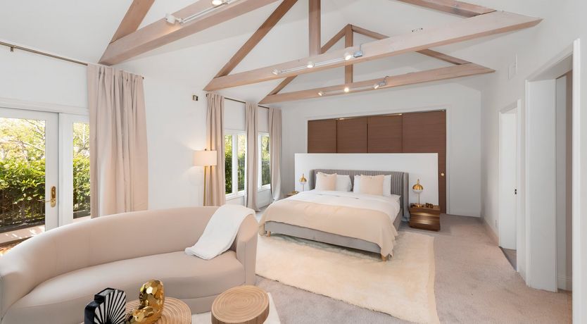 Photo of International Art