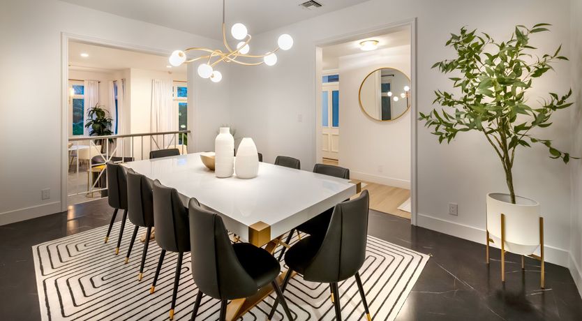 Photo of International Art