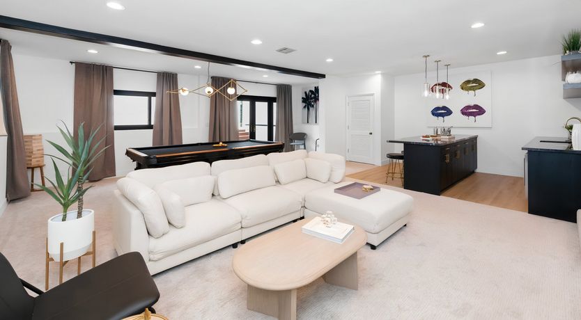 Photo of International Art