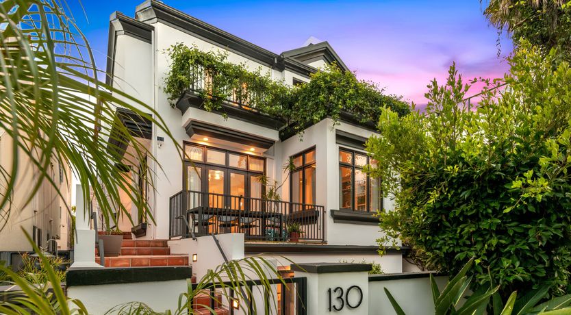 Photo of International Art