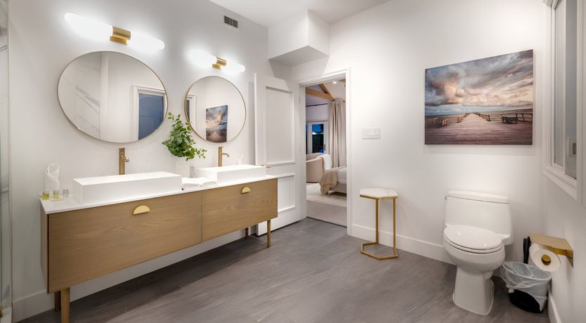 Photo of International Art