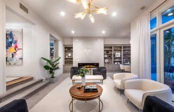 International Art Holiday Home